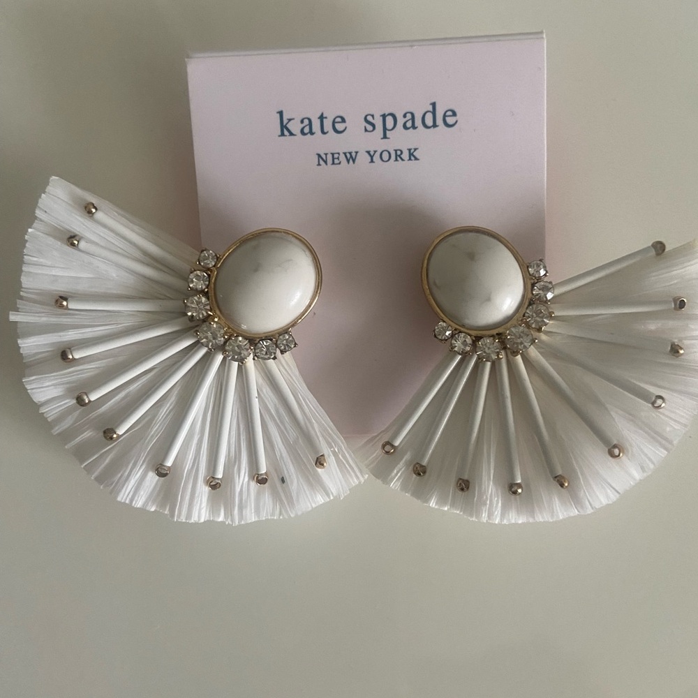 Kate Spade  Fiesta
Fringe White Earrings